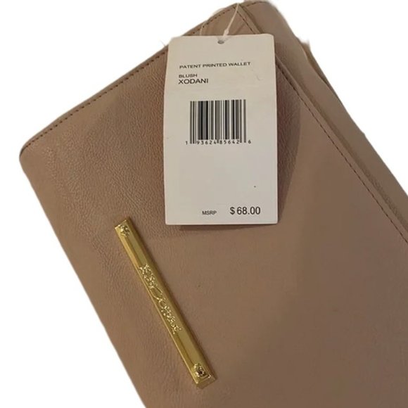 Betsy Johnson women’s cross body purse color light pink - Picture 3 of 8